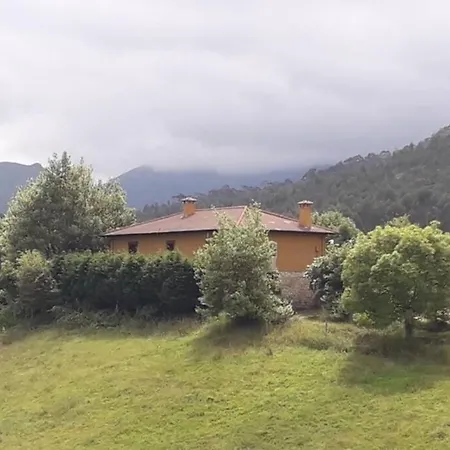 Preciosa Casona Con Horreo *
