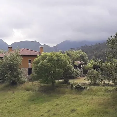 Preciosa Casona Con Horreo